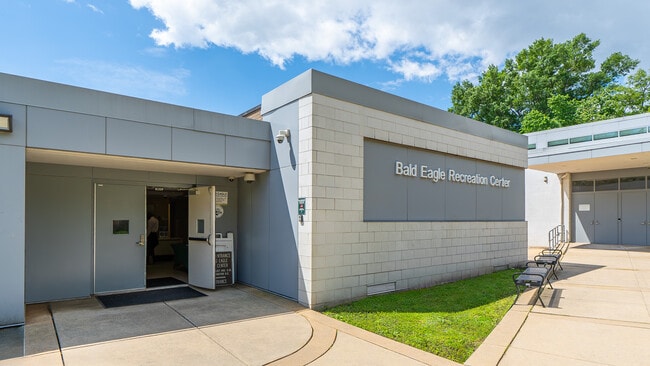 Building Photo - Eagles Crossing Apartments