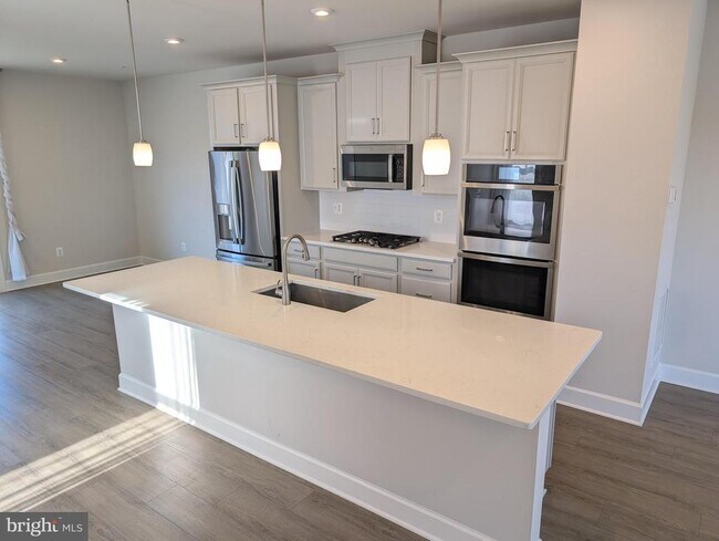 Foto del edificio - 6710 Belcrest Rd