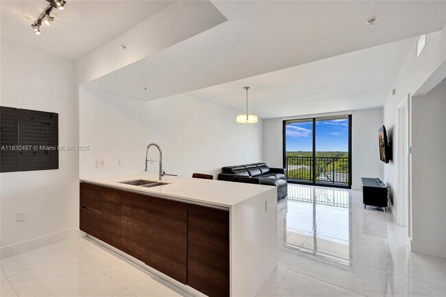 Building Photo - 301 Altara Ave