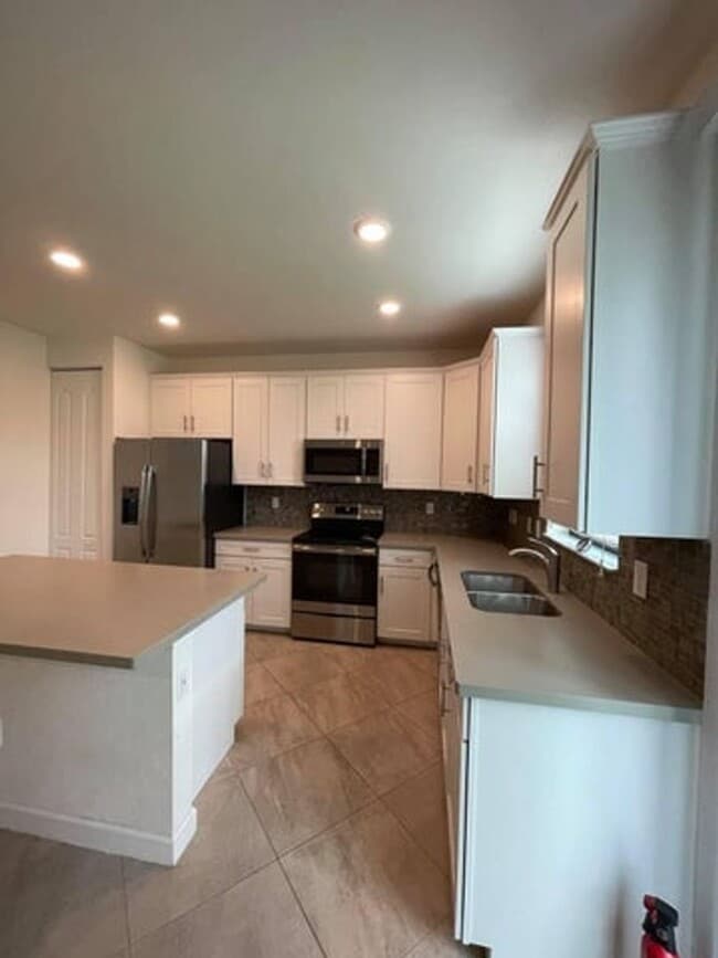 Building Photo - 12932 Anthorne Ln