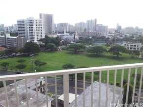 Building Photo - 1617 Ke’eaumoku St