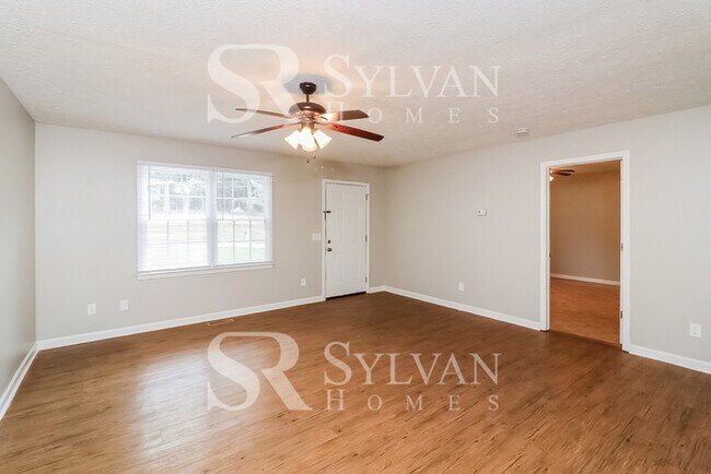 Foto del edificio - This charming 3BR 2BA home is ready to welcome you home