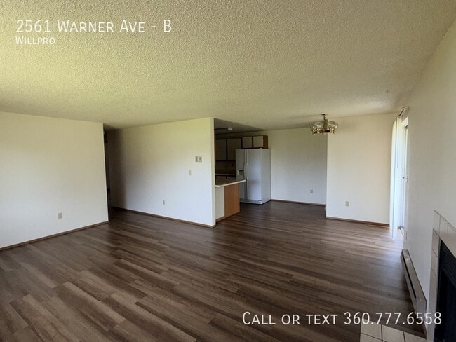 Foto del edificio - 2561 Warner Ave