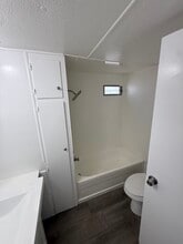 Building Photo - 62 Leota St