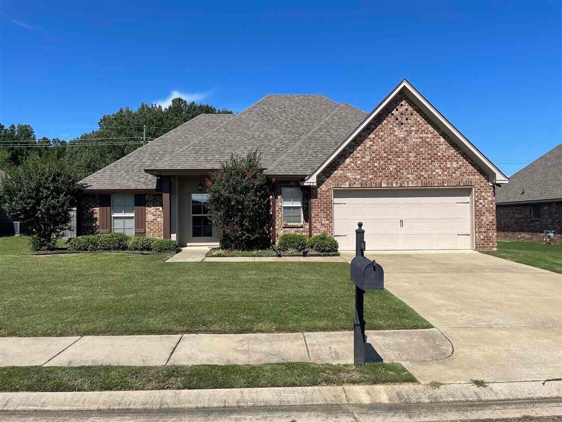 124 Clearview Dr E, Madison, MS 39110 House Rental in Madison, MS
