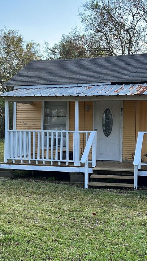 Building Photo - 815 4th St