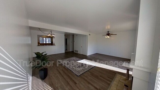 Foto del edificio - 6 Fox Hollow