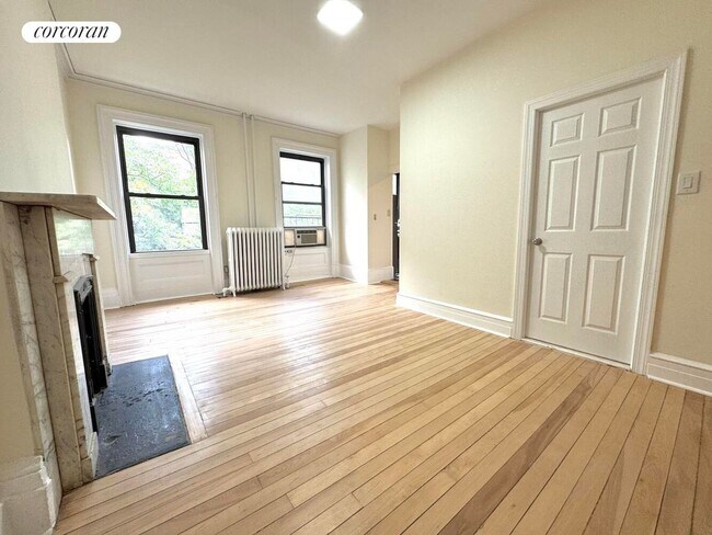 Foto del edificio - 331 W 18th St
