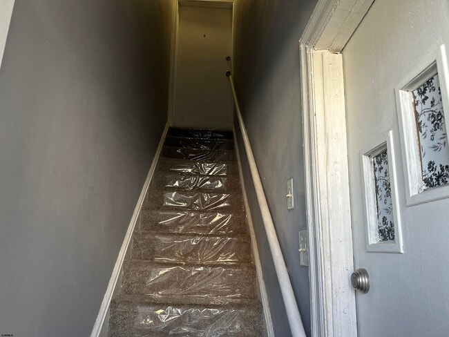 Building Photo - 716 Drexel Ave