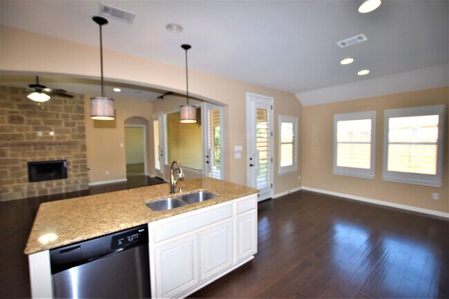 Foto del edificio - Highly Sought After Rancho Sienna - Former Model Home