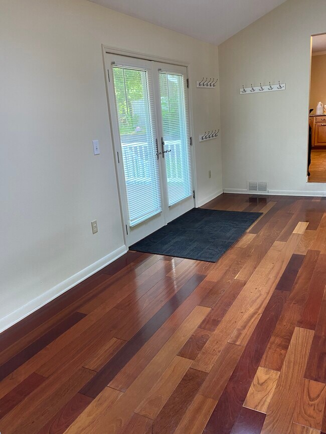 Foto del edificio - 3 Leslie Ct