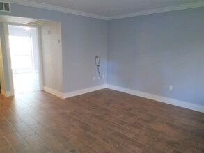 Building Photo - 120 Blue Pointe Way