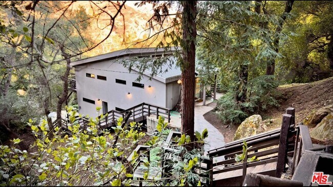 Foto del edificio - 19562 Cave Way