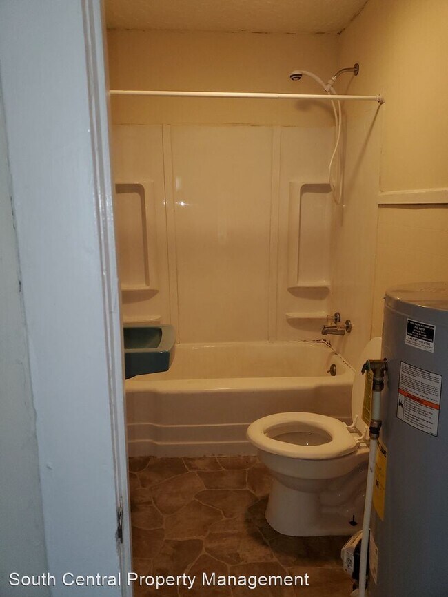 Foto del edificio - 1 br, 1 bath House - 239 Walnut St.