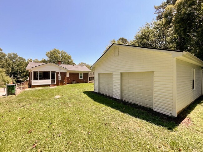 Foto del edificio - Newly Updated Ranch Home in Markham Villag...