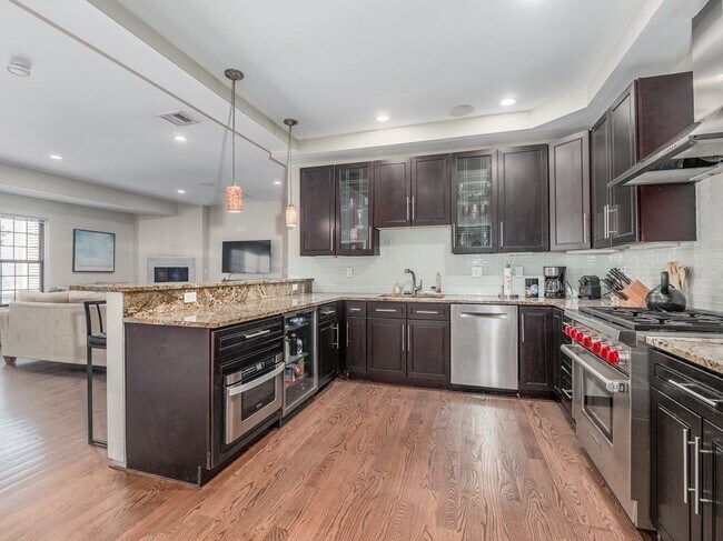 Foto del edificio - 350 W Broadway