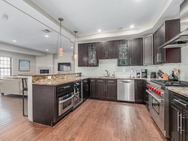 Building Photo - 350 W Broadway