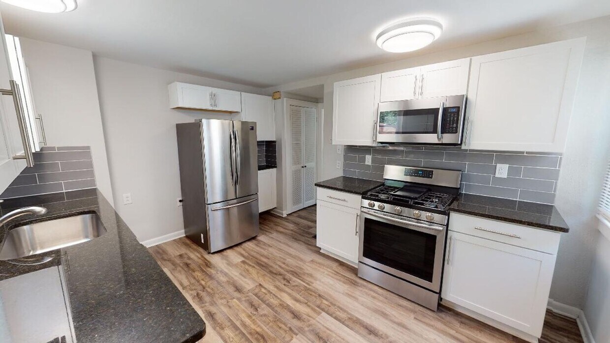 Foto principal - 124 W Lakeview Ave