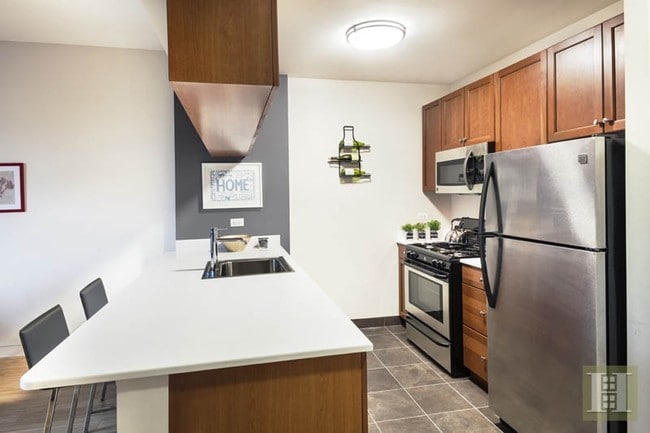 Building Photo - BEAUTIFUL 1 BEDROOM APARTMENT