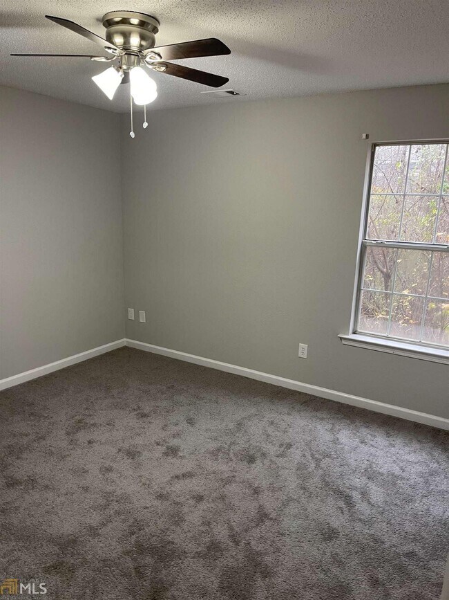 Building Photo - 6027 Creekerton Blvd