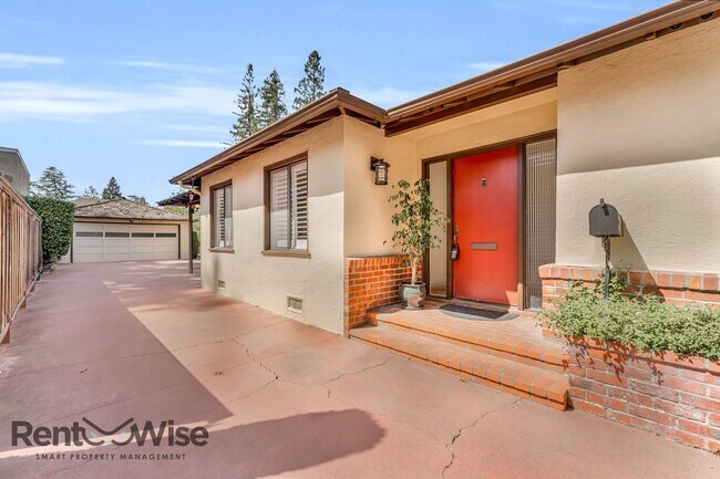Foto del edificio - 1534 Whipple Ave