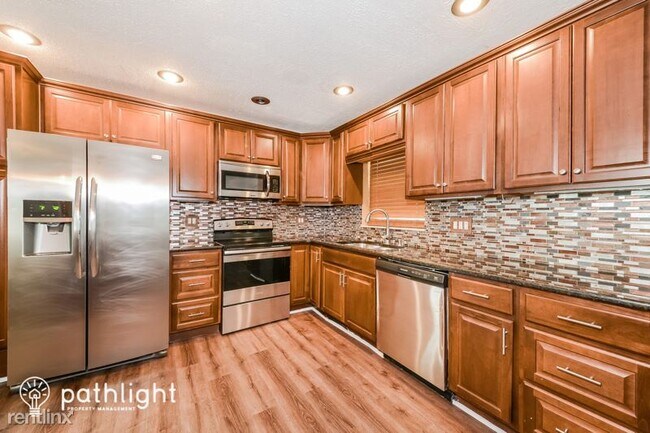 Building Photo - 3 br, 2 bath House - 2408 22nd Ave W UNIT