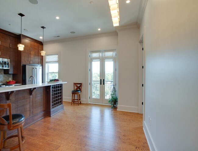 Building Photo - 301 Holmes Ave NE