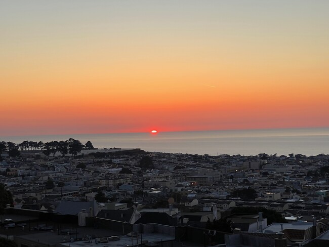 Enjoy a beautiful sunset from the balcony - 1627 15th Ave
