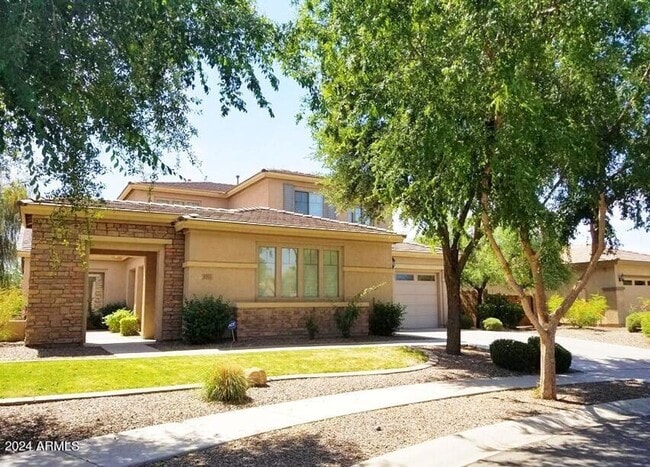 Building Photo - *Stunning Home in Cul-de-sac with 2 Master Suites, one downstairs, one upstairs*