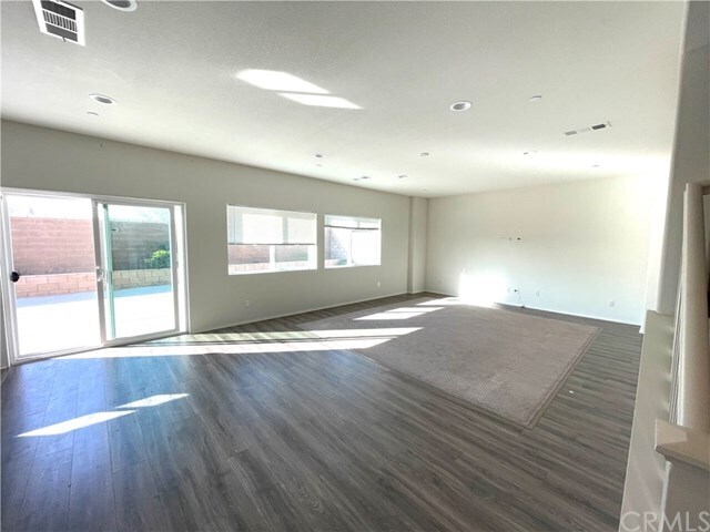 Foto del edificio - 3232 S Newton Ave