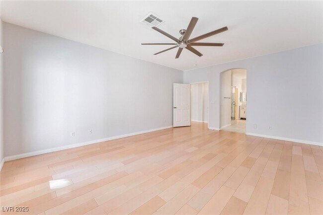 Building Photo - 2267 Alanhurst Dr