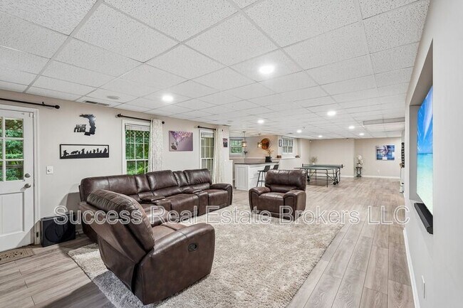 Building Photo - 3302 Greencastle Chase NE