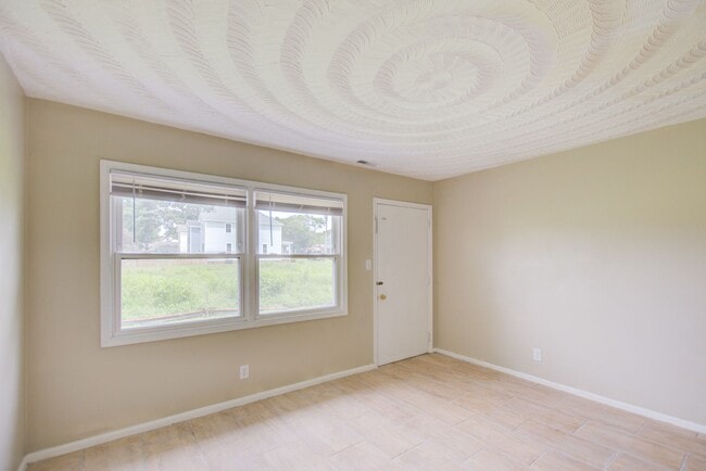 Foto del edificio - 2 Bed, 1 Bath, Apartment Home in Port Norfolk