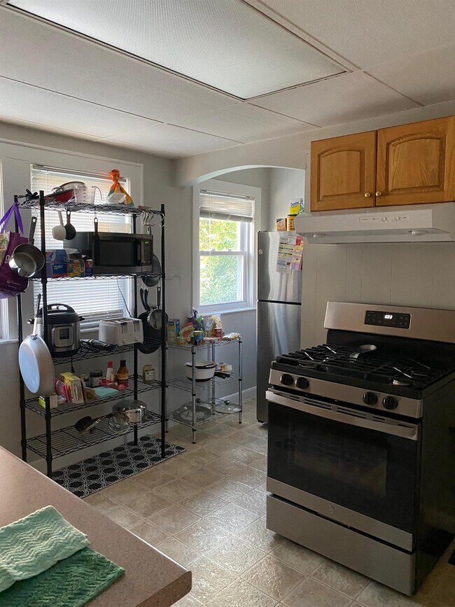 Foto del edificio - 76 Endicott Ave