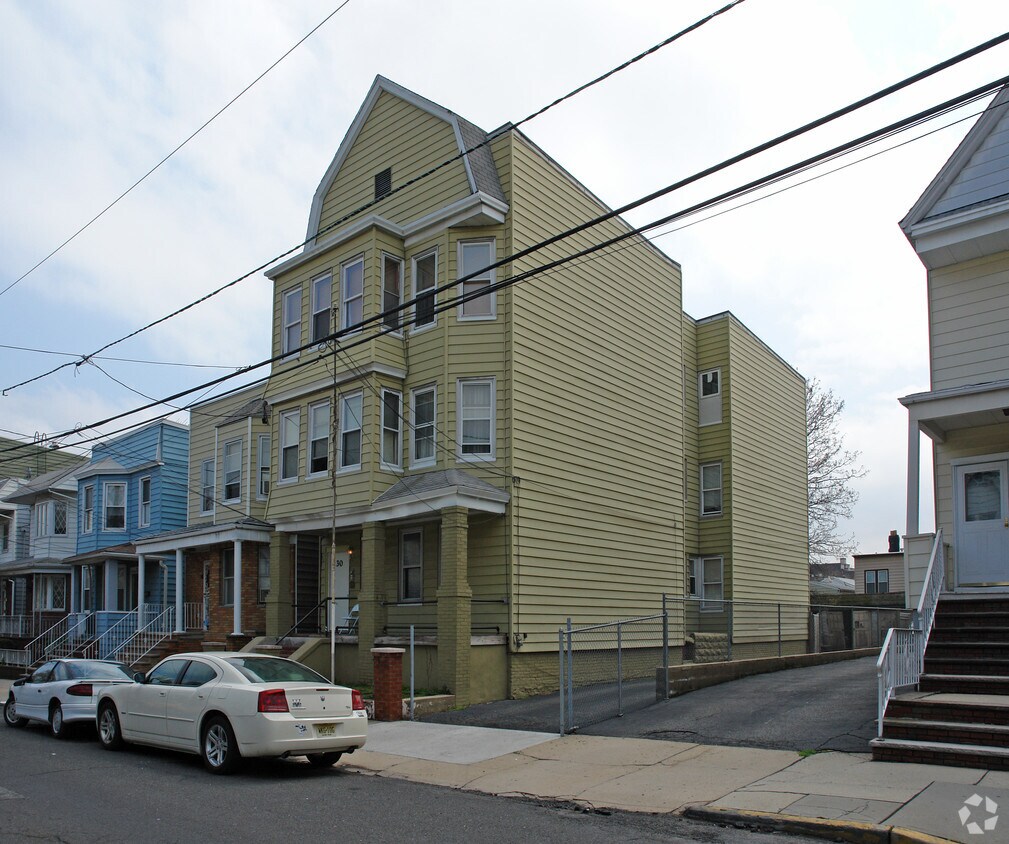 30 E 15th St, Bayonne, NJ 07002 Apartments in Bayonne, NJ