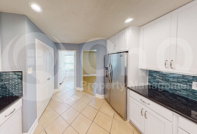 Building Photo - 612 Woodland Manor Dr