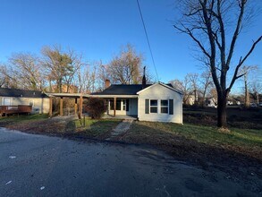 Building Photo - 123 Lincoln St