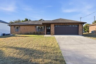 Building Photo - 536 Gaspar Ave