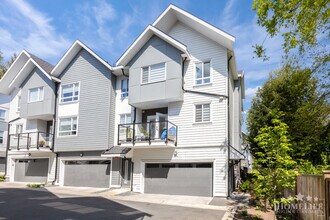Building Photo - 20463-20470 70 Ave