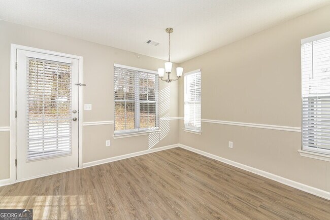 Foto del edificio - 8560 Guthrie Dr