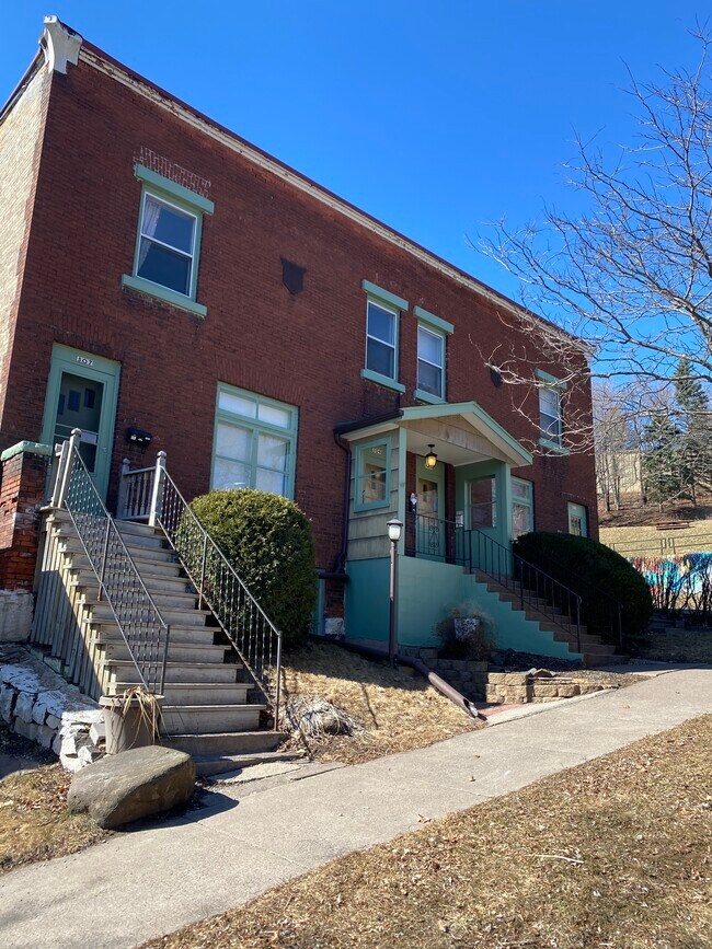 Building Photo - 511 N 1st Ave W