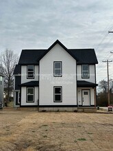 Building Photo - 1042 S Laramie Hts