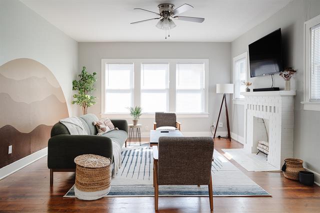 Foto del edificio - 5110 Denton Dr