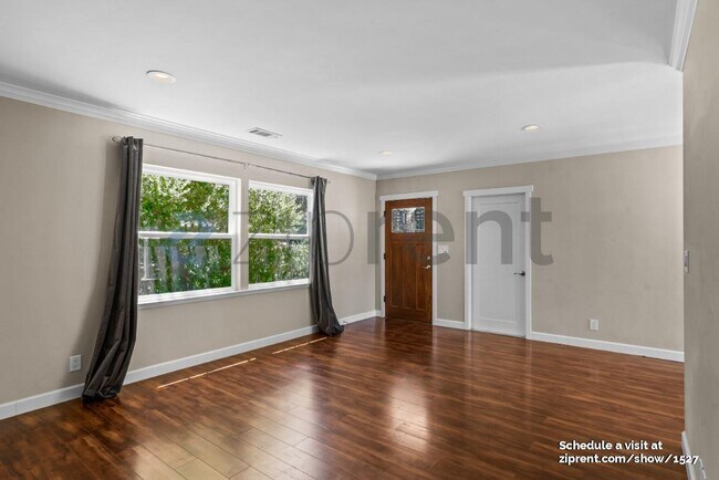 Foto del edificio - Unit Front House