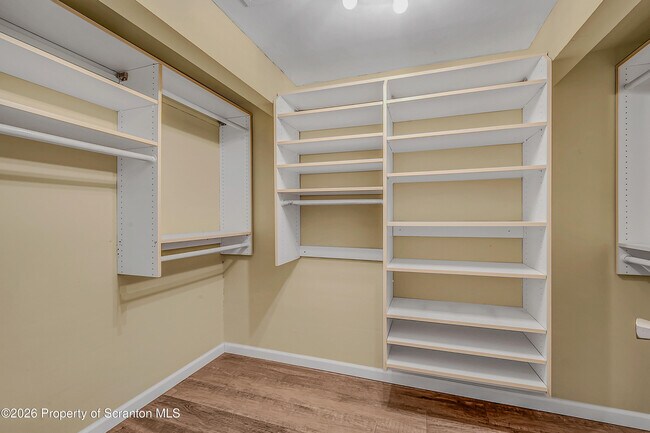 Foto del edificio - 550 Clay Ave