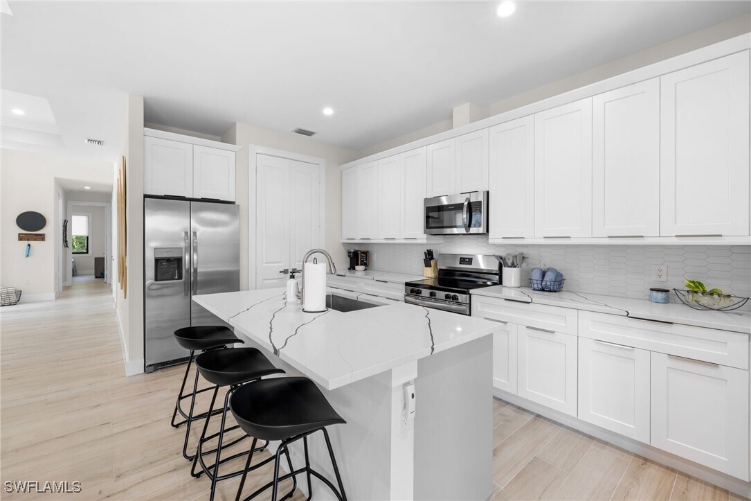 Foto principal - 3012 Pine Tree Dr