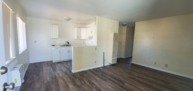 Foto del edificio - 114 N Huntington Dr