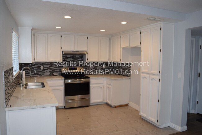 Building Photo - 3 br, 2.5 bath House - 8422 Auberry Dr.