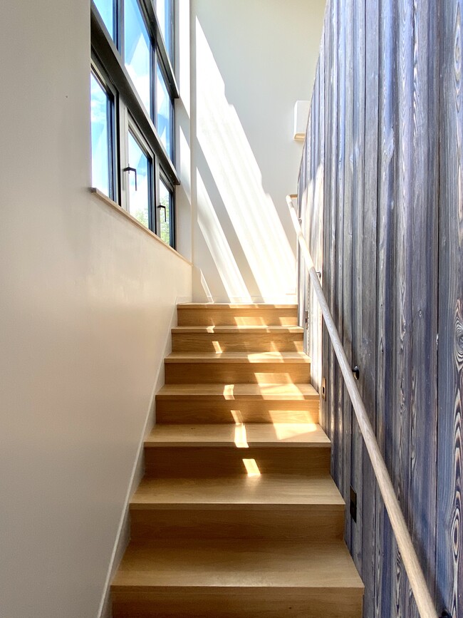 Building Photo - 2183 Montauk Hwy