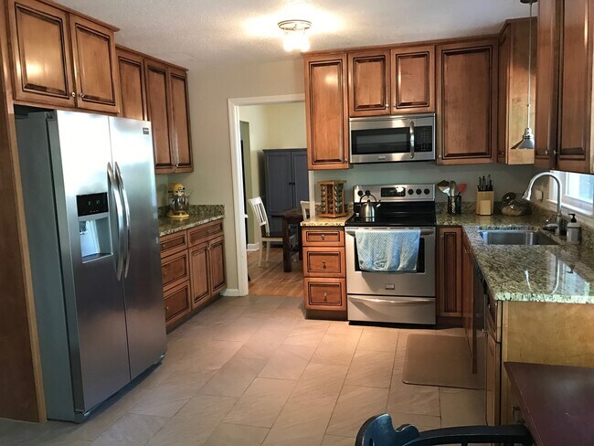 Building Photo - Wonderful 4BD Home in West Ashley!